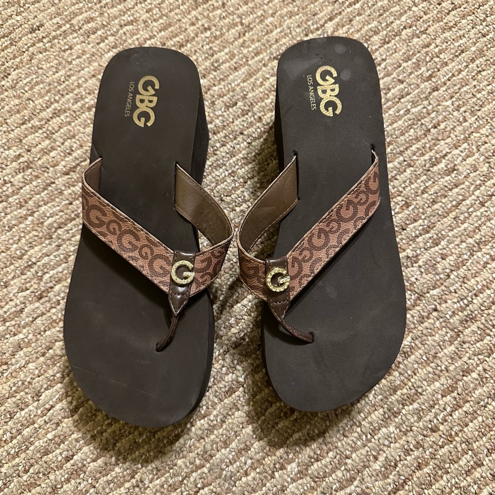 G by Guess Black and Brown Sandals